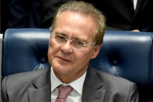 (Arquivo) O presidente do Senado, Renan Calheiros, &eacute; visto em Bras&iacute;lia, no dia 25 de abril de 2016