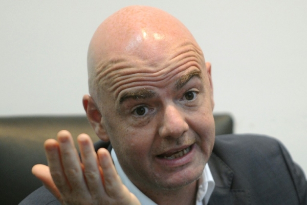 O presidente da Fifa, Gianni Infantino, em Montevid&eacute;u, no dia 29 de mar&ccedil;o de 2016