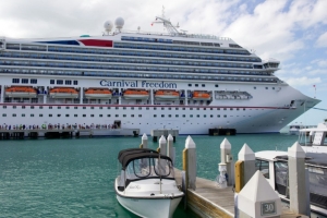 (Arquivo) O navio Carnival Freedom, em Key West, no dia 18 de fevereiro de 2013