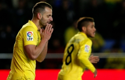 Roberto Soldado (E) lamenta gol perdido contra o Betis, em 16 de janeiro, em Villarreal