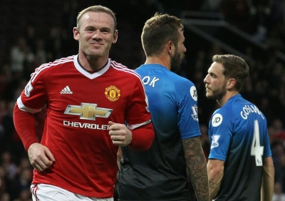 Wayne Rooney, do Manchester United, comemora gol durante partida contra o Bornemouth, em Manchester, no dia 17 de maio de 2017