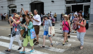 Cuba estabeleceu nesta ter&ccedil;a-feira um teto para os pre&ccedil;os de 23 alimentos agr&iacute;colas de alta demanda, em uma tentativa de aumentar a capacidade de compra dos baixos sal&aacute;rios e ap&oacute;s decretar uma redu&ccedil;&atilde;o de at&eacute; 20% em v&aacute;rios produtos nas lojas estatais