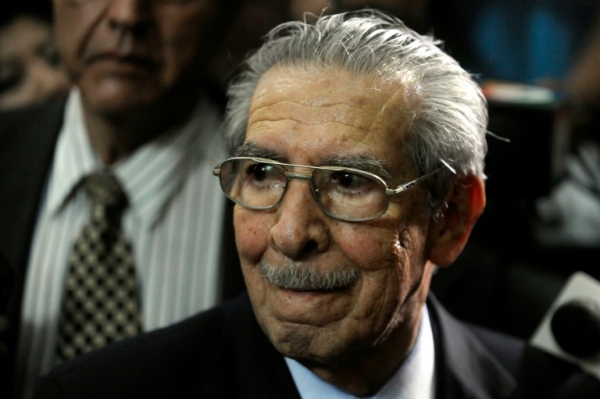 (Arquivo) O ex-ditador Efra&iacute;n R&iacute;os Montt, na Cidade da Guatemala, no dia 10 de maio de 2013