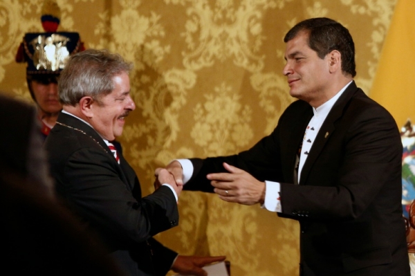 (2013) Correa recebe Lula em Quito