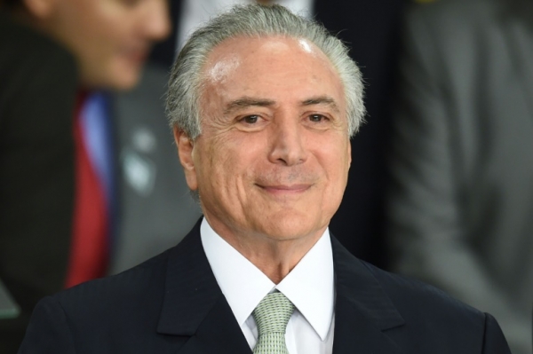 Um novo governo se instala nesta sexta-feira no Brasil, liderado por Michel Temer, que dever&aacute; adotar medidas para resgatar o pa&iacute;s da crise e tentar sobreviver ao esc&acirc;ndalo de corrup&ccedil;&atilde;o que levou &agrave; sa&iacute;da de Dilma Rousseff