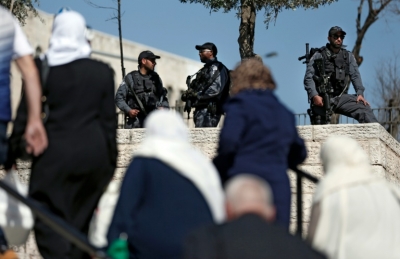 (21 fev) Soldados israelenses em Jerusal&eacute;m