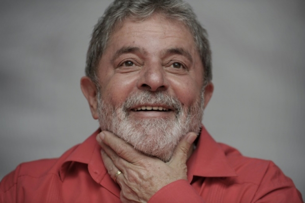 (Arquivo) O ex-presidente Lula, em S&atilde;o Paulo, no dia 1&ordm; de outubro de 2010