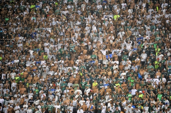 (Arquivo) A torcida do Palmeiras, em S&atilde;o Paulo, no dia 2 de abril de 2013