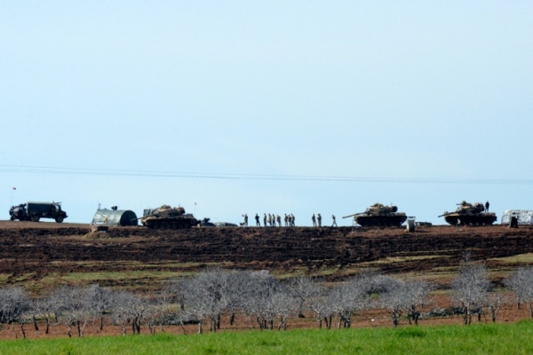 (Arquivo) Fronteira entre S&iacute;ria e Turquia, na altura de Suruc, em 23 de fevereiro de 2015