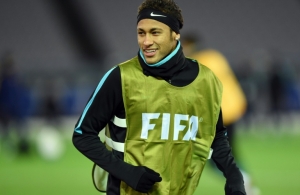 (Arquivo) O jogador Neymar durante torneio na cidade de Yokohama, Jap&atilde;o, em 19 de dezembro de 2015