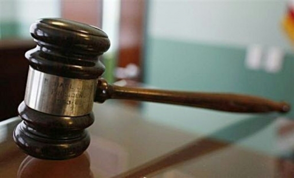 Vinte supostos jihadistas suspeitos de formar uma das mais perigosas c&eacute;lulas terroristas desmanteladas na Fran&ccedil;a nos &uacute;ltimos anos foram levados &agrave; justi&ccedil;a especial por planejarem atentados no pa&iacute;s