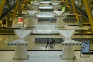 (Arquivo) &Aacute;rea de retirada de bagagens do aeroporto Madri-Barajas