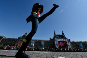 Desfile militar na Pra&ccedil;a Vermelha, em Moscou