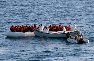 (Arquivo) Migrantes resgatados nas costas l&iacute;bias, no dia 27 de janeiro de 2016