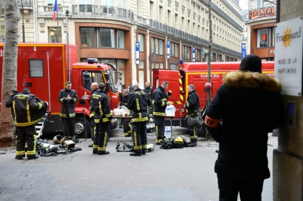 Um importante inc&ecirc;ndio foi registrado nesta ter&ccedil;a-feira no c&eacute;lebre hotel de luxo parisiense Ritz, atualmente em obras e desocupado, anunciaram as autoridades francesas.