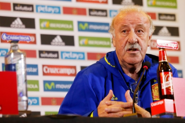 O t&eacute;cnico da Espanha, Vicente Del Bosque, em Alicante, no dia 12 de novembro de 2015