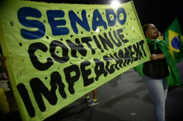 (9 mai) Opositores de Dilma manifestam-se em Bras&iacute;lia