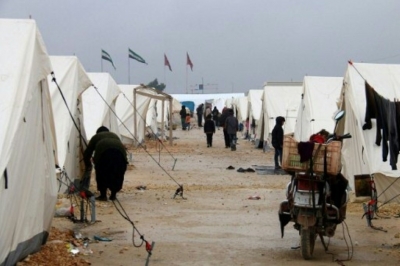 S&iacute;rios deslocados da prov&iacute;ncia de Aleppo vivem no campo de Bab al-Salama, instalado na cidade de Azaz, na fronteira com a Turquia, 12 de fevereiro de 2016