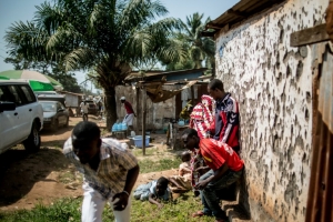 Tiros de armamento pesado foram registrados no bairro mu&ccedil;ulmano de PK5 em Bangui, capital da Rep&uacute;blica Centro-Africana, onde se enfrentam partid&aacute;rio e opositores do referendo constitucional, constatou uma jornalista da AFP