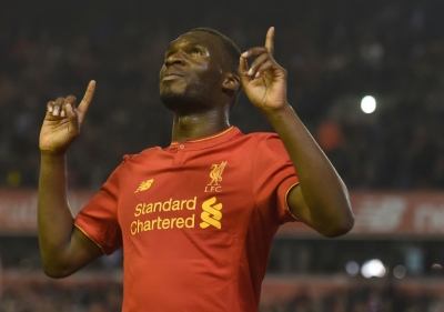 Christian Benteke, do Liverpool, comemora gol durante partida contra o Chelsea, em Liverpool, no dia 11 de maio de 2016