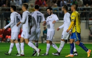 Jogadores do Real Madrid comemoram gol durante partida contra o Cadiz, em C&aacute;diz, no dia 2 de dezembro de 2015