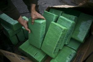 Pacotes de maconha apreendidos pela pol&iacute;cia colombiana, em Cali, no dia 19 de maio de 2016