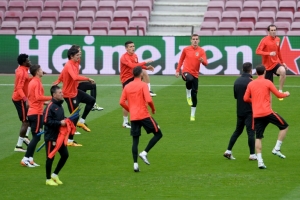 Jogadores do Alt&eacute;tico de Madri participam de treino, em Barcelona, no dia 4 de abril de 2016