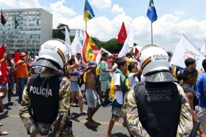(Novembro) Estudantes protestam em Bras&iacute;lia contra a corrup&ccedil;&atilde;o