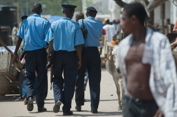 (Arquivo) A pol&iacute;cia do Qu&ecirc;nia anunciou ter detido tr&ecirc;s quenianos suspeitos de pertencerem ao grupo jihadista Estado Isl&acirc;mico (EI) que tinham planejado, segundo os agentes, um ataque biol&oacute;gico com antraz
