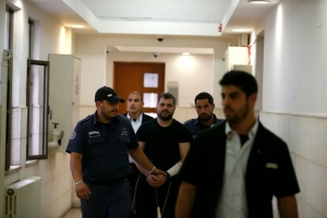 Um tribunal de Jerusal&eacute;m condenou nesta ter&ccedil;a-feira &agrave; pris&atilde;o perp&eacute;tua o principal acusado israelense da morte de um palestino queimado vivo em 2014, crime que contribuiu para a escalada de viol&ecirc;ncia durante a guerra de Gaza.